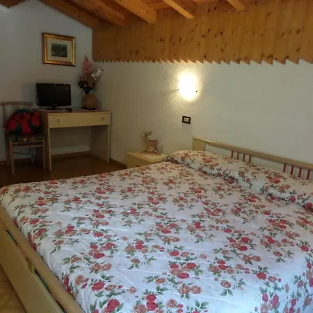 Affittacamere Pizzeria Marmolada Gæstehus Rocca Pietore
